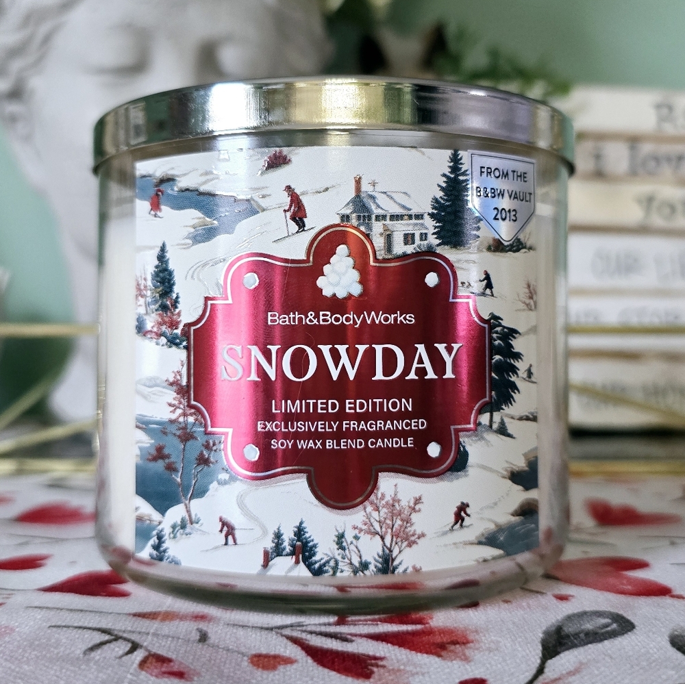 Bath & Body Works Snowday Candle